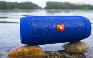 The-Best-Portable-Bluetooth-Speaker-with-a-Long-Battery-Life 2