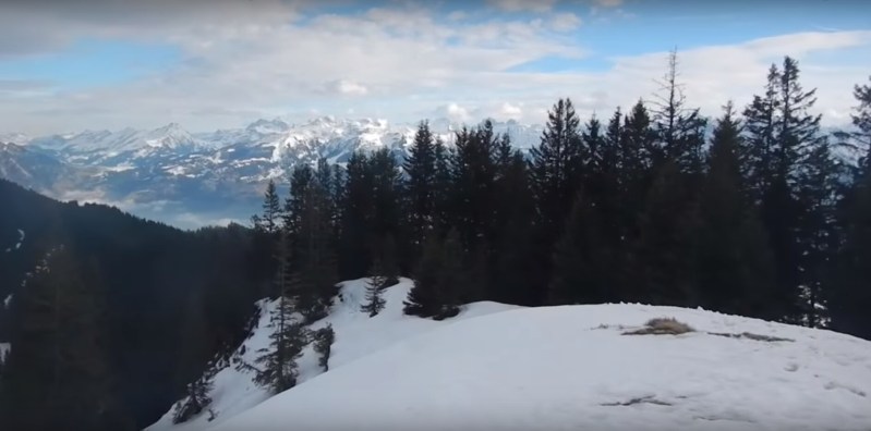 Outdoor-Power-Bank-Swiss-Mountain (2)