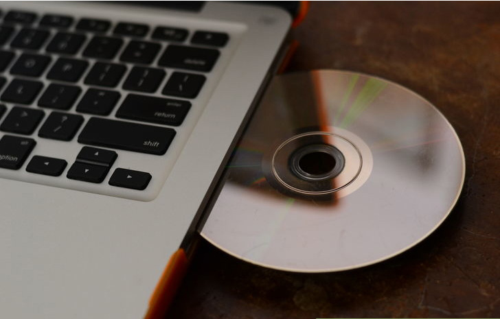 How to Extend Laptop Battery Life Part 2:Avoid using a CD or DVD
