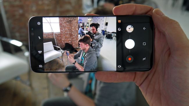 What’s-the-difference-between-Samsung-Galaxy-S8-and-Samsung-S8-plus?-3