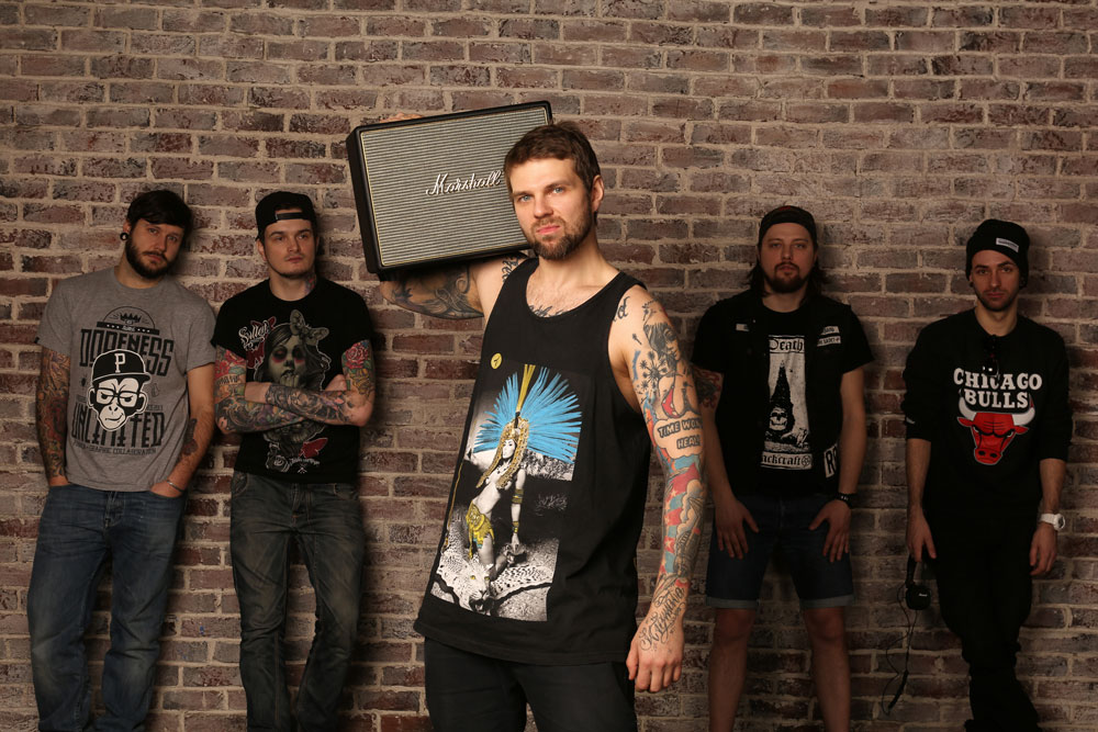 4-coolest-bluetooth-speakers-2017-Marshall-Woburn-the-loudest-Bluetooth-speaker-for-party