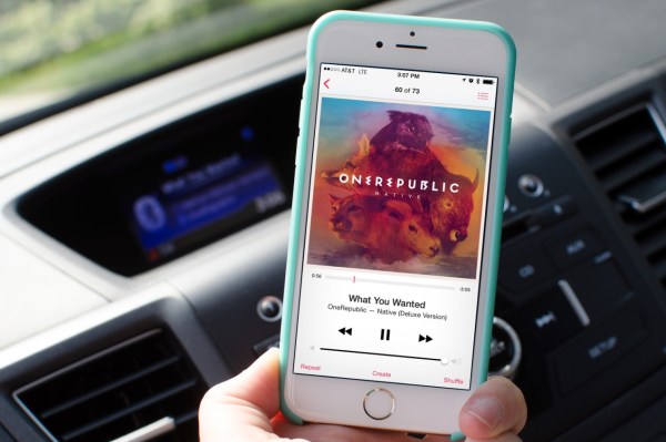 How_to_play_music_from_iPhone_7_to_car_Bluetooth