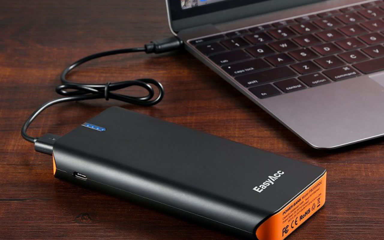 USB Type C Power Bank: EasyAcc