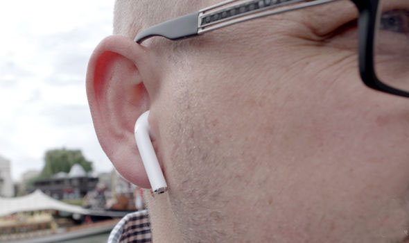 how-to-choose-a-wireless-headphone-for-iphone-7-4