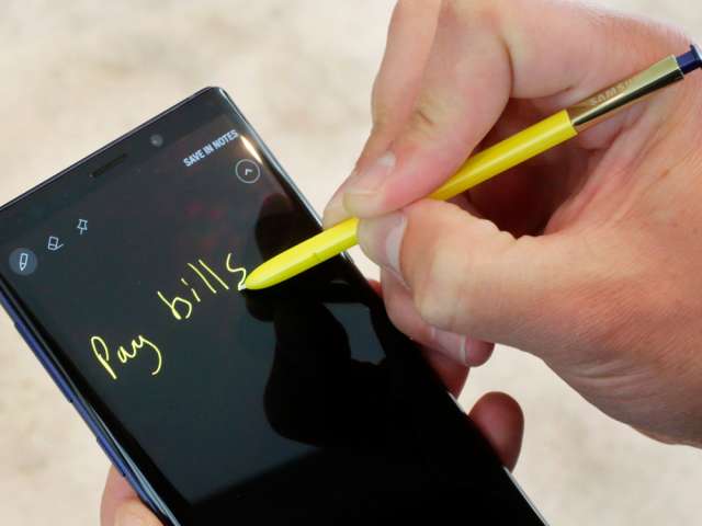 Which-Phone-Is-Better-iPhone Xs Max-Or-Samsung-Galaxy-Note-9-3