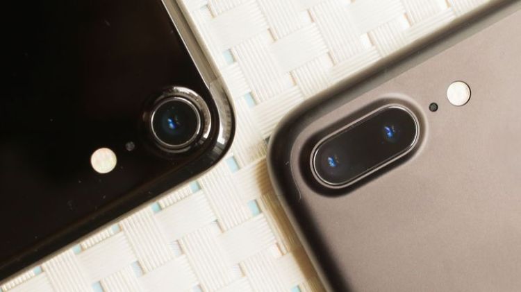 iPhone 7-iPhone-7-plus-camera-lens-iPhone-7-or-iPhone-7-Plus-Which-Should-I-Buy