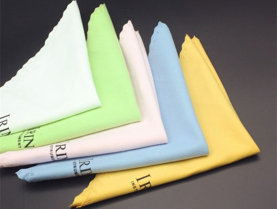 How To Apply Tempered Glass On iPhone 6, microfiber cloth