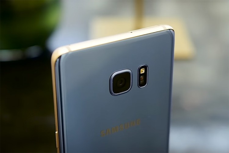 samsung note 7 camera in the back