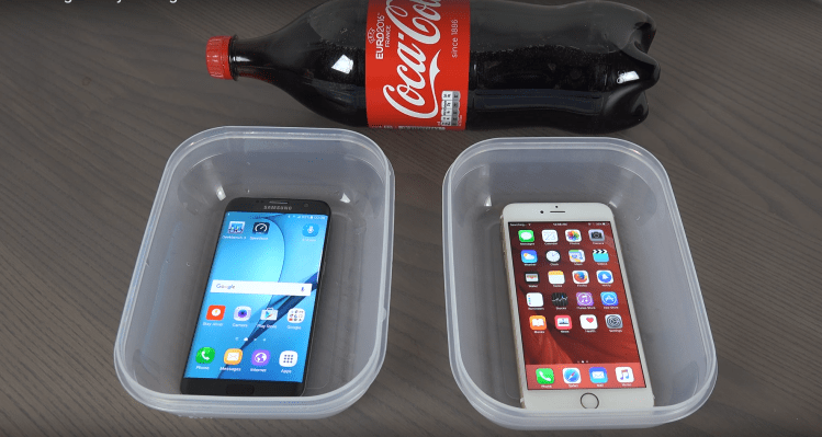 Samsung Galaxy S7 Edge vs. iPhone 6S Plus Coca-Cola Freeze Test