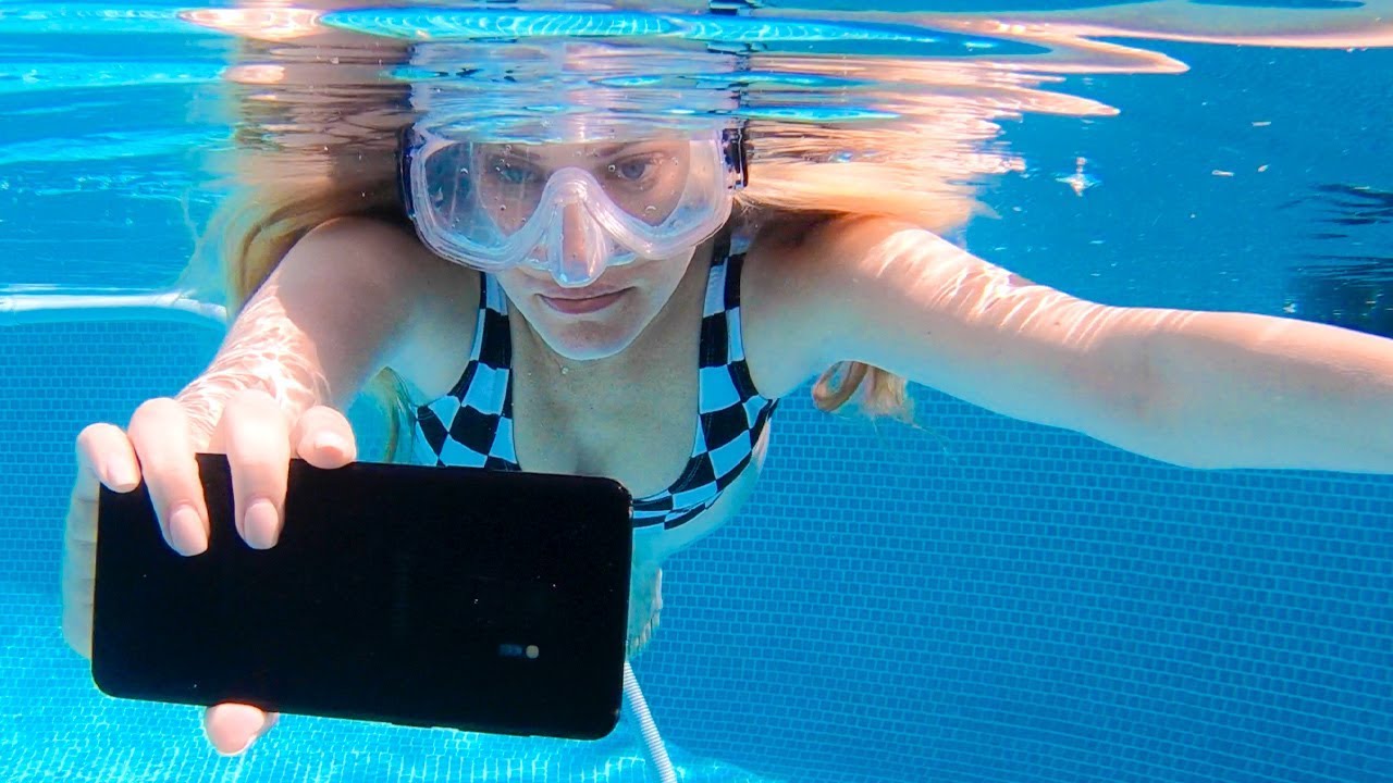 ijustine-use-samsung-galaxy-s9-underwater