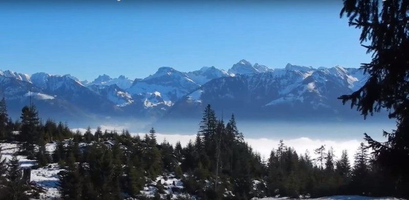Outdoor-Power-Bank-Swiss-Mountain-4