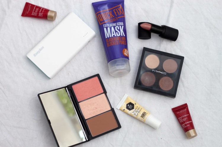 What Is In My Cosmetic Bag