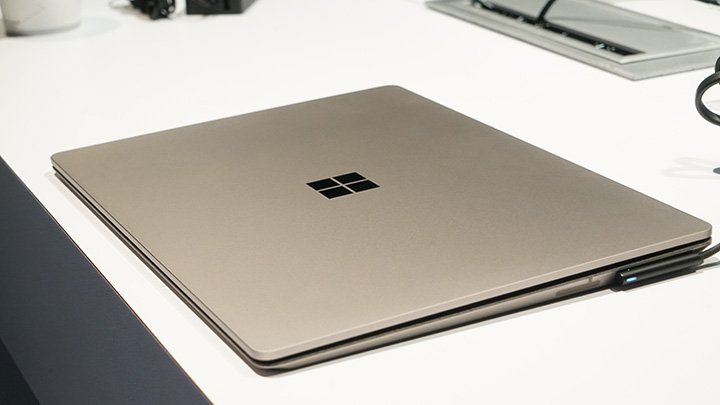 about_the_port_of_surface_laptop