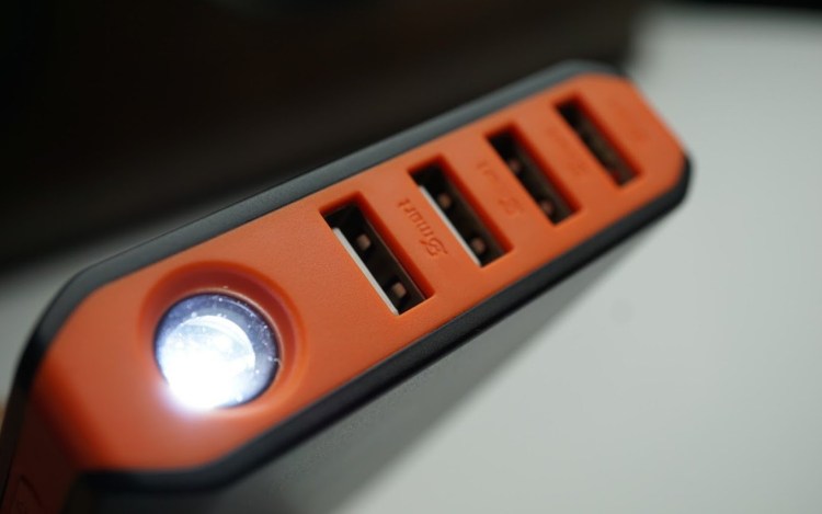 How To Charge iPhone 7 Without Charger,You should have a power bank for iPhone 7