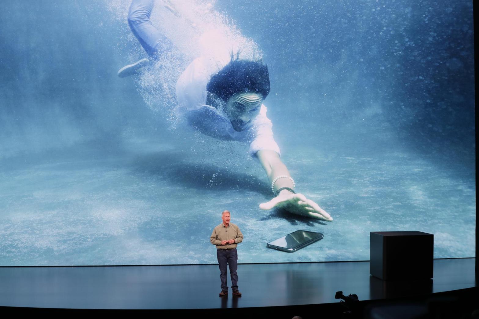 iphone-XS-waterproof