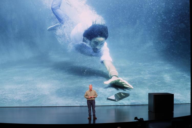 iphone-XS-waterproof