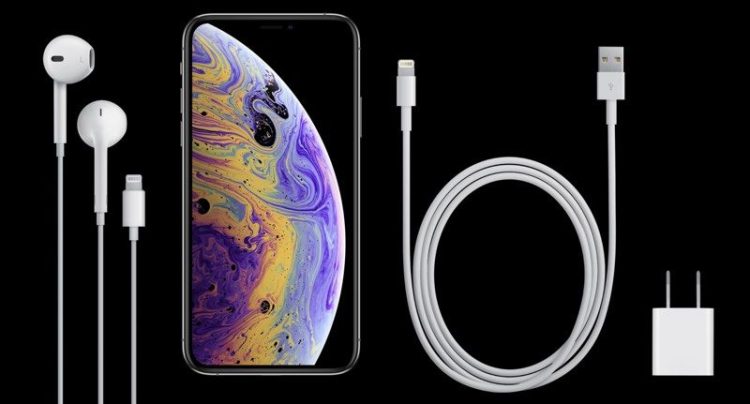 Does-iPhone-XS-and-XR-Have-Headphone-Jack-2