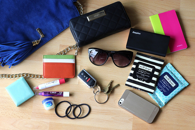 International Spring Break Giveaway: EasyAcc 15000mAh & 6400mAh Power Bank For Spring Break.