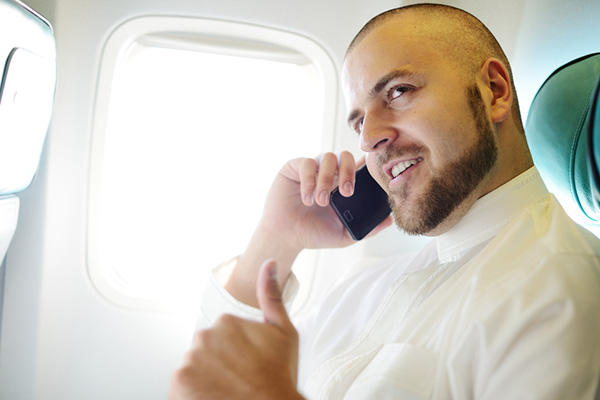 can-I-use-my-cellphone-on-an-airplane-make-a-phone-call-on-airplane